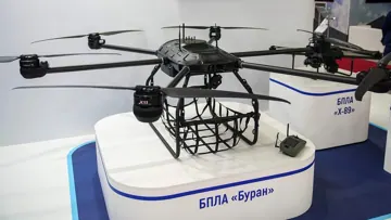 «Буран» крупним планом, шість гвинтів