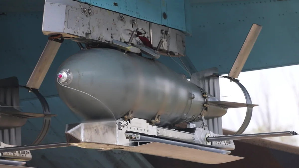 ФАБ-500Т з УМПК під крилом Су-34