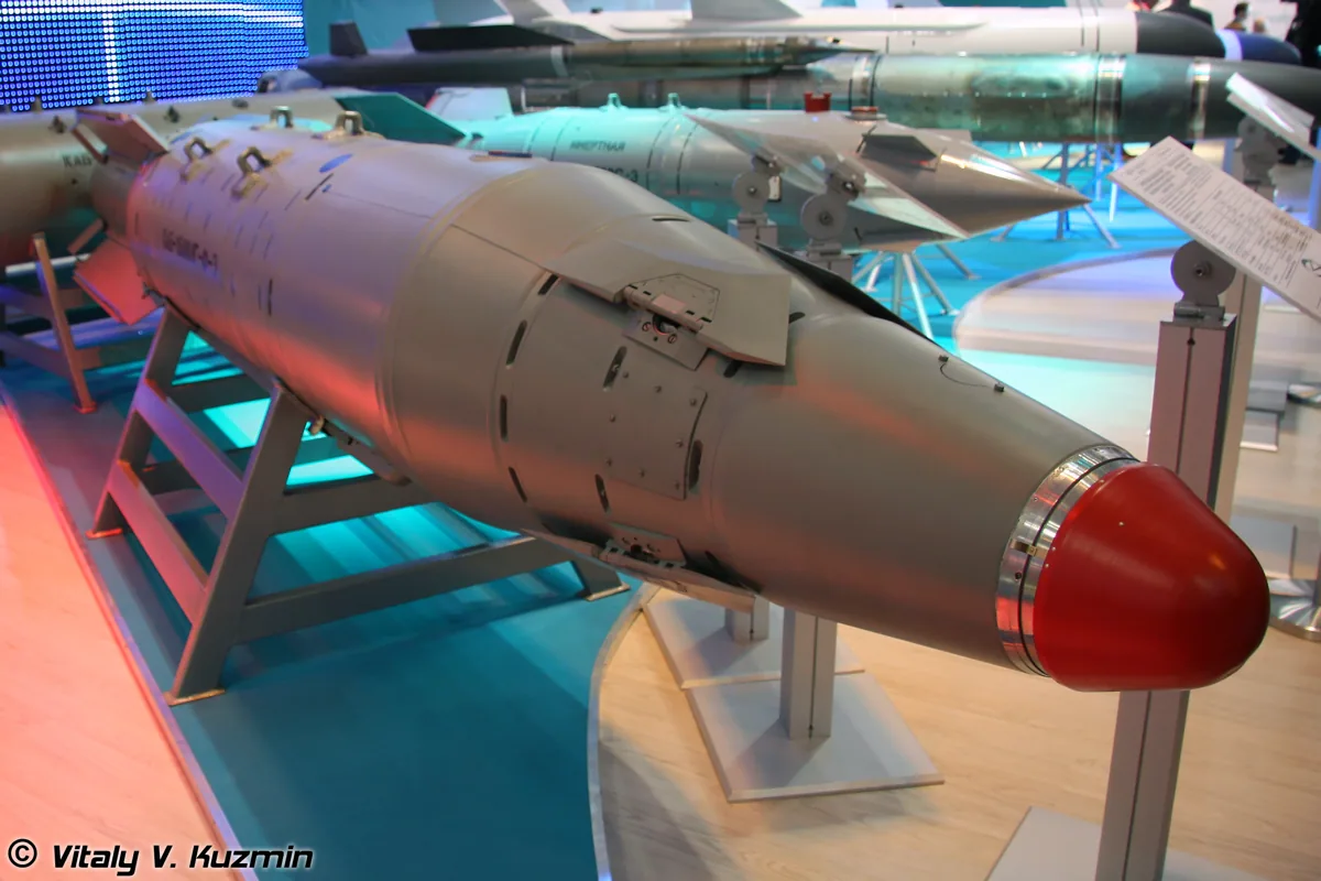 КАБ-1500ЛГ-Ф-Э з фугасною БЧ, МАКС-2009