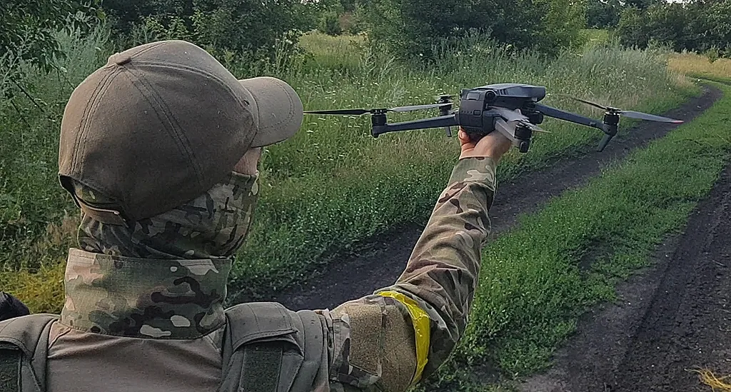 Військові ЗСУ на навчаннях з DJI Mavic 3
